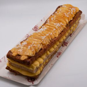 Postre de milhojas y manzana